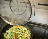 Foto del paso 4 de la receta: Spaghetti de calabacín con gambas