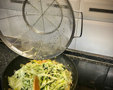 Foto del paso 4 de la receta: Spaghetti de calabacín con gambas