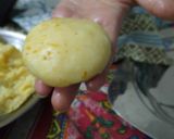 A picture of step 4 of Aloo chaap.