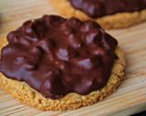 Foto del paso 4 de la receta: Galletas con crujiente de chocolate y avellanas