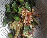 รูปขั้นตอนการทำที่ 1 ของ ลาบไก่สมุนไพร