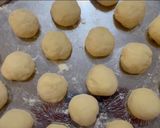 Foto langkah ke 5 dari resep Honeycomb Bread / Roti Sarang Lebah.