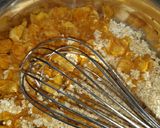 A picture of step 1 of Oats Corn flakes chila.