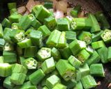 A picture of step 1 of Bhindi Besan Peanut sabji testy.