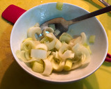 Foto del paso 4 de la receta: Ensalada de espinacas de la huerta española con salmón a la plancha