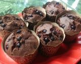 Foto langkah ke 9 dari resep Chocolate Cupcake Choco Chips (Kukus).