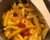 Paprikás krumpli virslivel és nokedlivel recept fázis 3 fotója