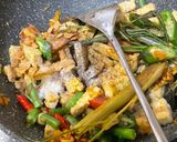 Foto langkah ke 4 dari resep Semur Tempe Pedas.