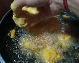 A picture of step 4 of Aloo chop.