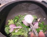 A picture of step 1 of Broccoli almond soup.