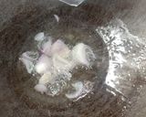Foto langkah ke 2 dari resep Mie Sagu Goreng Pedas Manis.