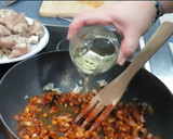 Foto del paso 4 de la receta: Manitas de cerdo al pimentón