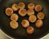Foto langkah ke 3 dari resep Bola-bola daging kecap inggris + Sosis.