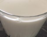 A picture of step 1 of KitKat Shake.