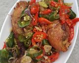 Foto langkah ke 4 dari resep Ayam goreng sambal pelangi.