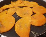 Foto del passaggio 2 della ricetta Contorno di zucca dorata