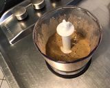 Une image de l'étape 3 de Sauce salade à la moutarde aigre douce, basilic et ciboulette.