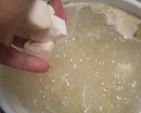 Foto langkah ke 4 dari resep COTO MANGGALA (sop khas Kobar) Sop Ceker Singkong.