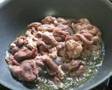 Gambar langkah 1 resipi Daging Rusa Goreng Pucuk Kacang.