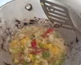 Foto langkah ke 6 dari resep Mie Telur Ayam Tumis Sederhana.