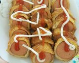 Hình bước làm 4 của món Sandwich cuộn xúc xích chiên giòn