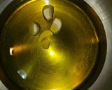 Foto del paso 1 de la receta: Huevo roto en escabeche ligero de setas