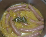 Foto del paso 3 de la receta: Salchichas con vino y cebolla