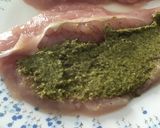 Foto del paso 1 de la receta: Solomillo de pavo relleno de pesto a la genovesa en salsa
