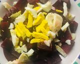 Foto del paso 3 de la receta: Ensalada de remolacha y huevos con toque de orégano 🌿