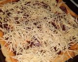 3 sajtos szalámis pizza recept fázis 3 fotója