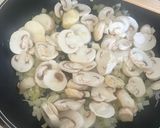 Foto del paso 1 de la receta: Ñoquis con butifarra y champiñones a la trufa