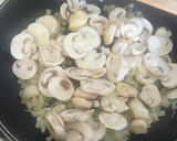 Foto del paso 1 de la receta: Ñoquis con butifarra y champiñones a la trufa
