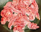 Hình bước làm 1 của món Gỏi Thịt Bò Hoa Chuối