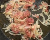 Foto langkah ke 1 dari resep Martabak Telur Simple Tanpa Tepung Tanpa digoreng.