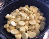 Une image de l'étape 3 de Pommes de terre rôties aux cèpes ail persil et graisse de canard.
