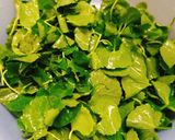 Hình bước làm 1 của món Canh rau má nấu tôm