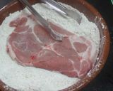 Foto del paso 2 de la receta: Cabezada de cerdo y rodajas de plátano rebozadas