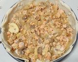 Foto del paso 4 de la receta: Quiche de salmón, cebolla y champiñón