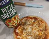 A picture of step 5 of Onion capcicum tomato pizza.