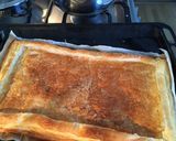 A picture of step 5 of Onion, cheese and tomato tart.