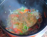 Foto del paso 6 de la receta: Cazuela de bonito con fideos gordos y gambas