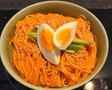 A picture of step 4 of Bibim-Guksu (Korean Mixed Noodles).