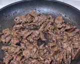Gambar langkah 3 resipi Beef wraps.