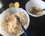 Une image de l'étape 2 de Salade de Céléri aux pommes et noix.