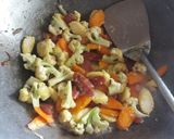 Foto langkah ke 3 dari resep Capcay sosis.