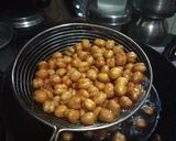 A picture of step 4 of Fried Chana Masala.