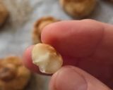 Foto del paso 7 de la receta: Galletitas saludables y tropicales con macadamia ♥️ 🏝️
