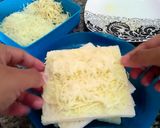 Foto langkah ke 2 dari resep Mozzarella Grilled Cheese.
