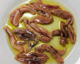 Foto del paso 10 de la receta: Montadito de huevas de sardinas, marinadas en sal y zumo limón