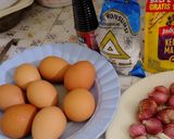 Foto langkah ke 1 dari resep Telur Ceplok Kecap Manis Saus Tiram.